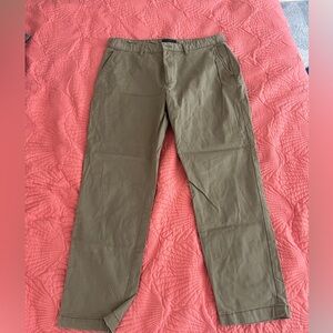 Banana Republic Athletic Fit Chino 34x30